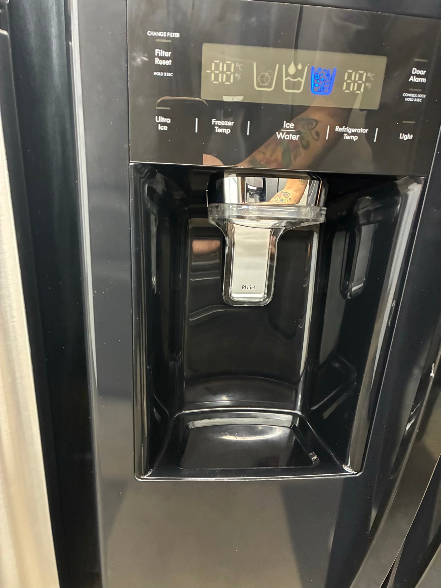 Kenmore side by side refrigerator ice maker water dispenser 36” in