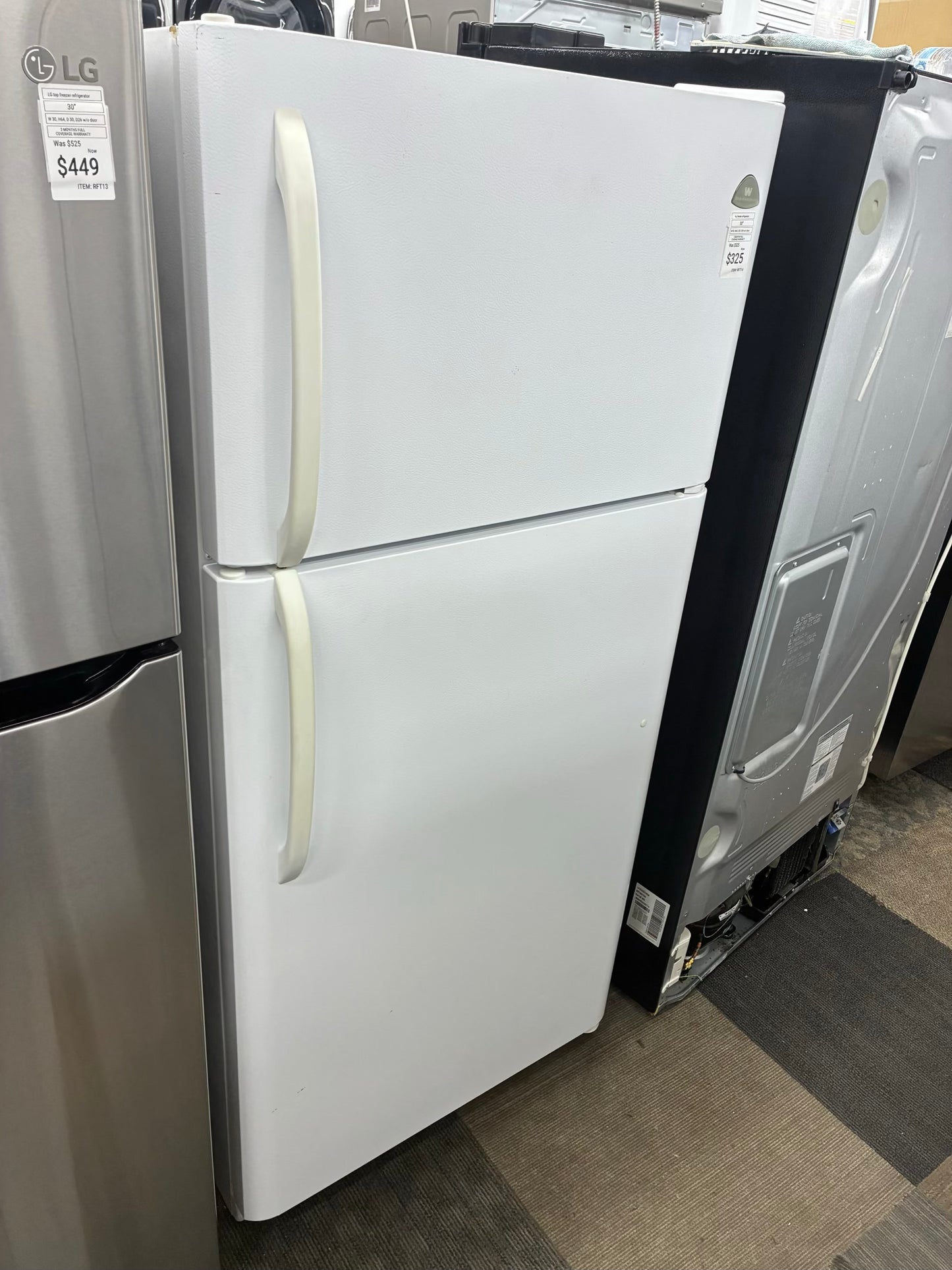 White Westinghouse Top Freezer Refrigerator 30” white
