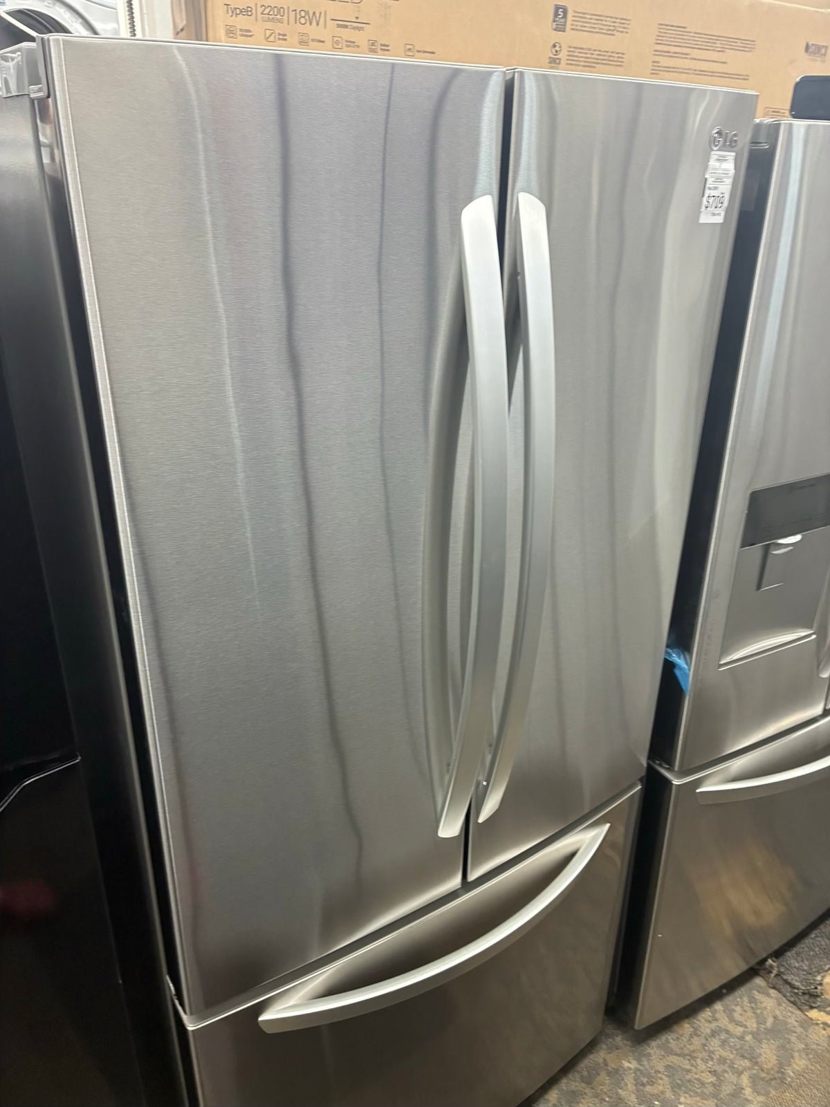 LG French door refrigerator stale stainless steel 33” water dispenser