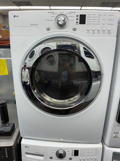 LG WASHER N DRYER FRONT LOAD ELECTRIC 27” WHITE