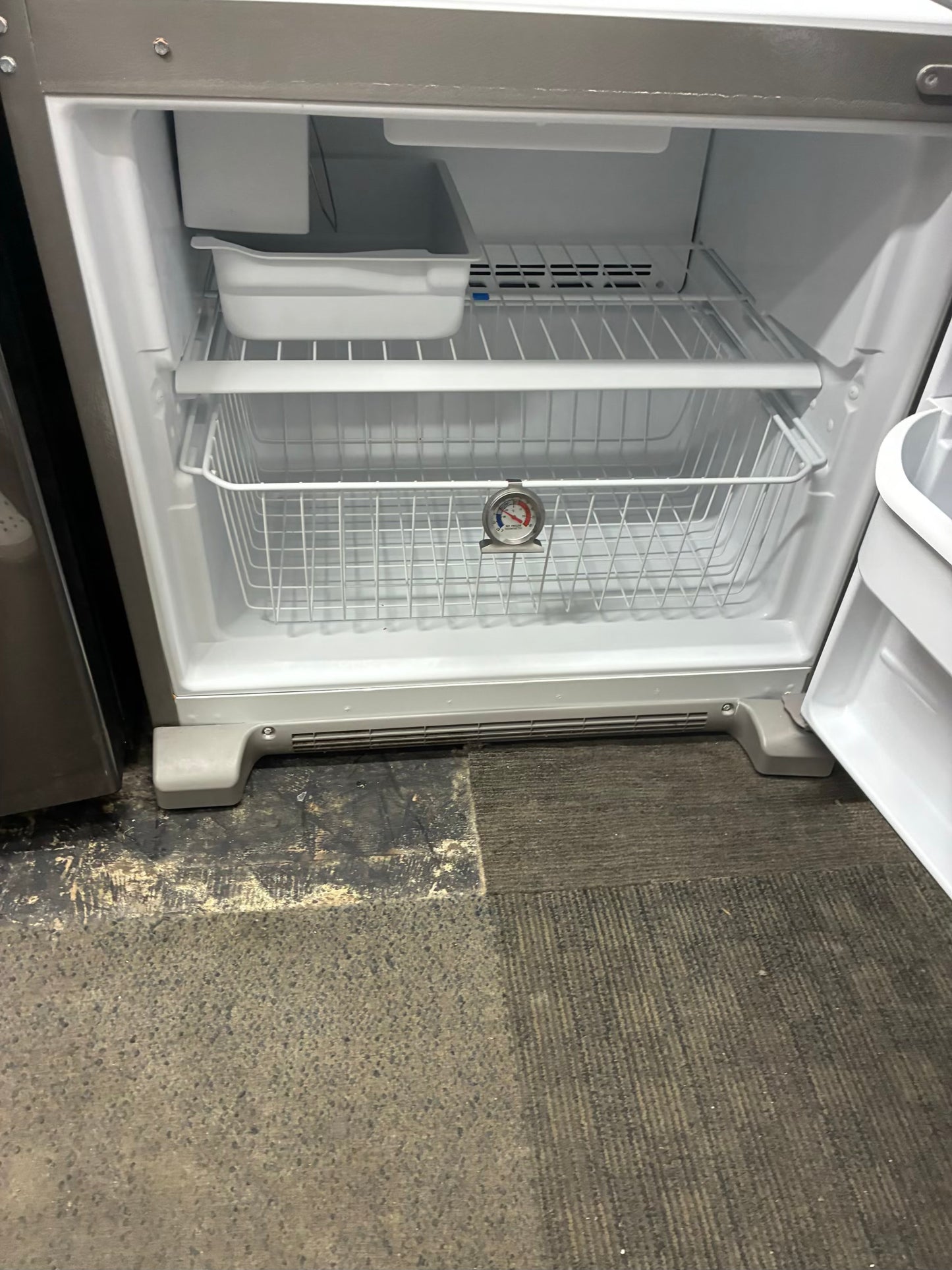 Amana bottom freezer refrigerator stainless steel 30”
