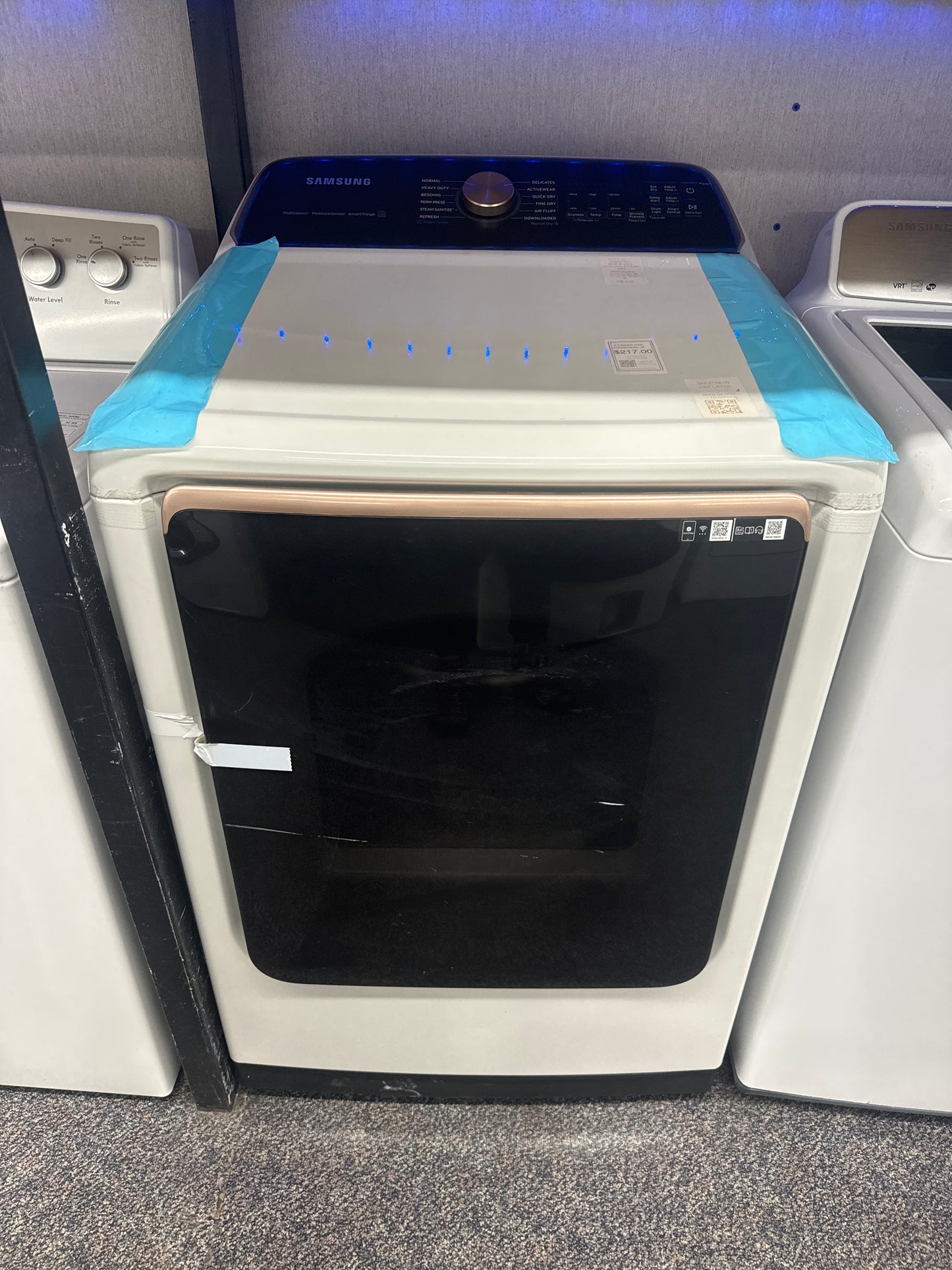 ★ Samsung 7.4 cu. ft. Vented electric Dryer with Steam Sanitize+ in Ivory 27 in