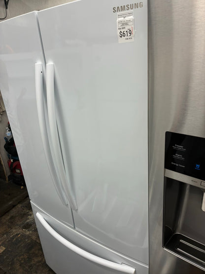 Samsung French door refrigerator white  36” ice maker