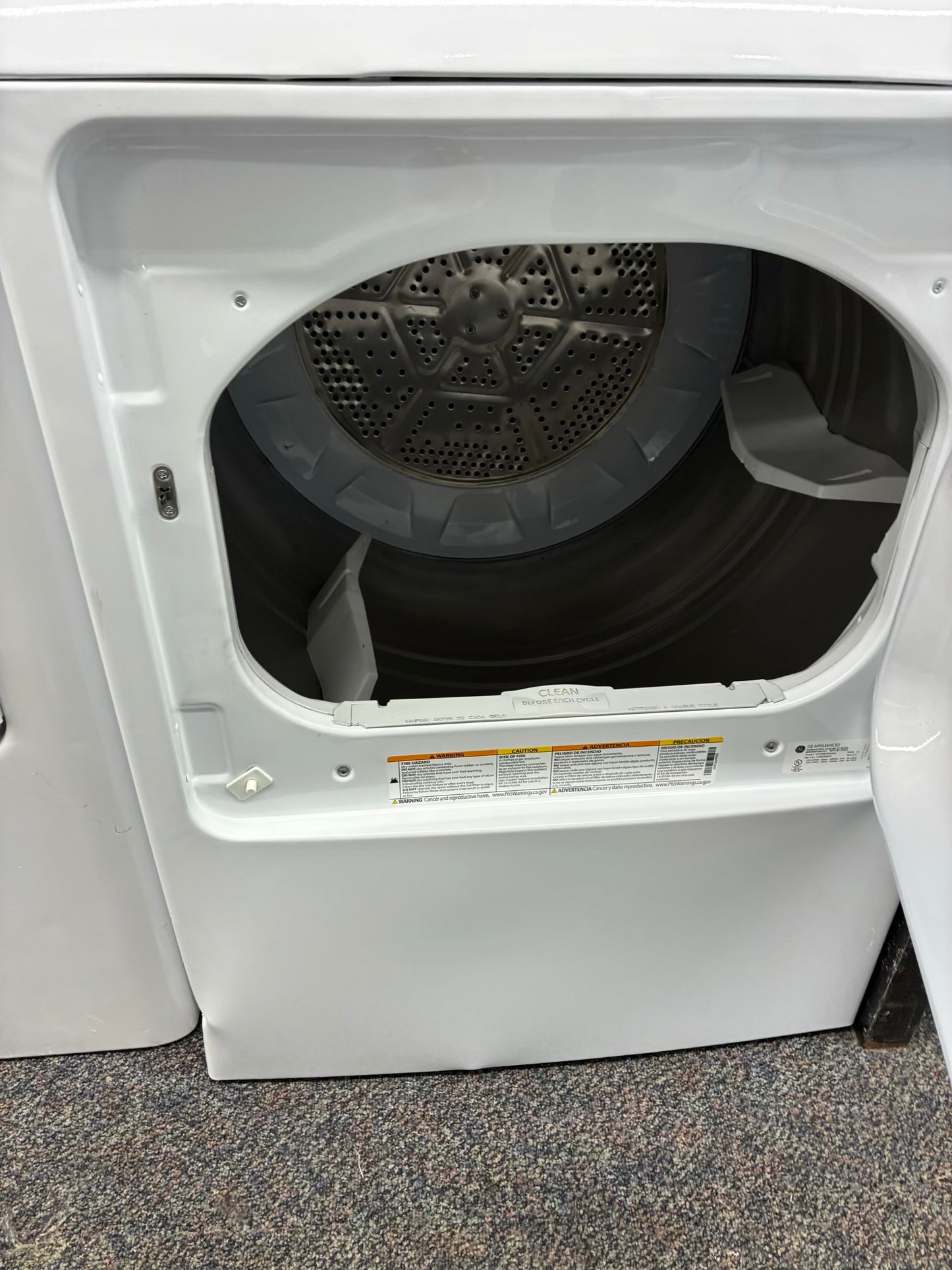 Samsung electric dryer 27” large capacity white