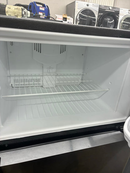 Crosley Top Freezer Refrigerator 30” stainless steel