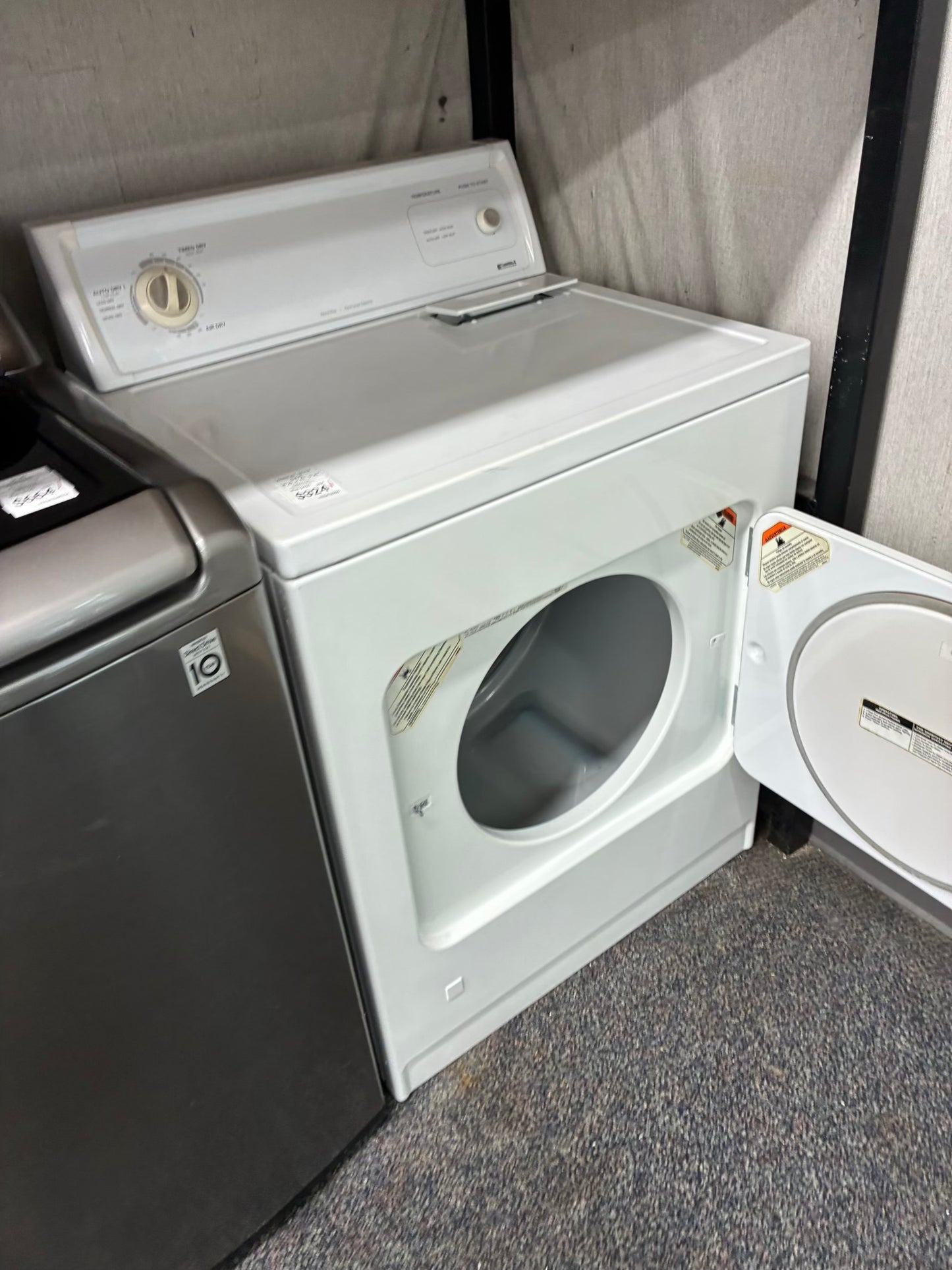 Kenmore gas dryer 29” large capacity white