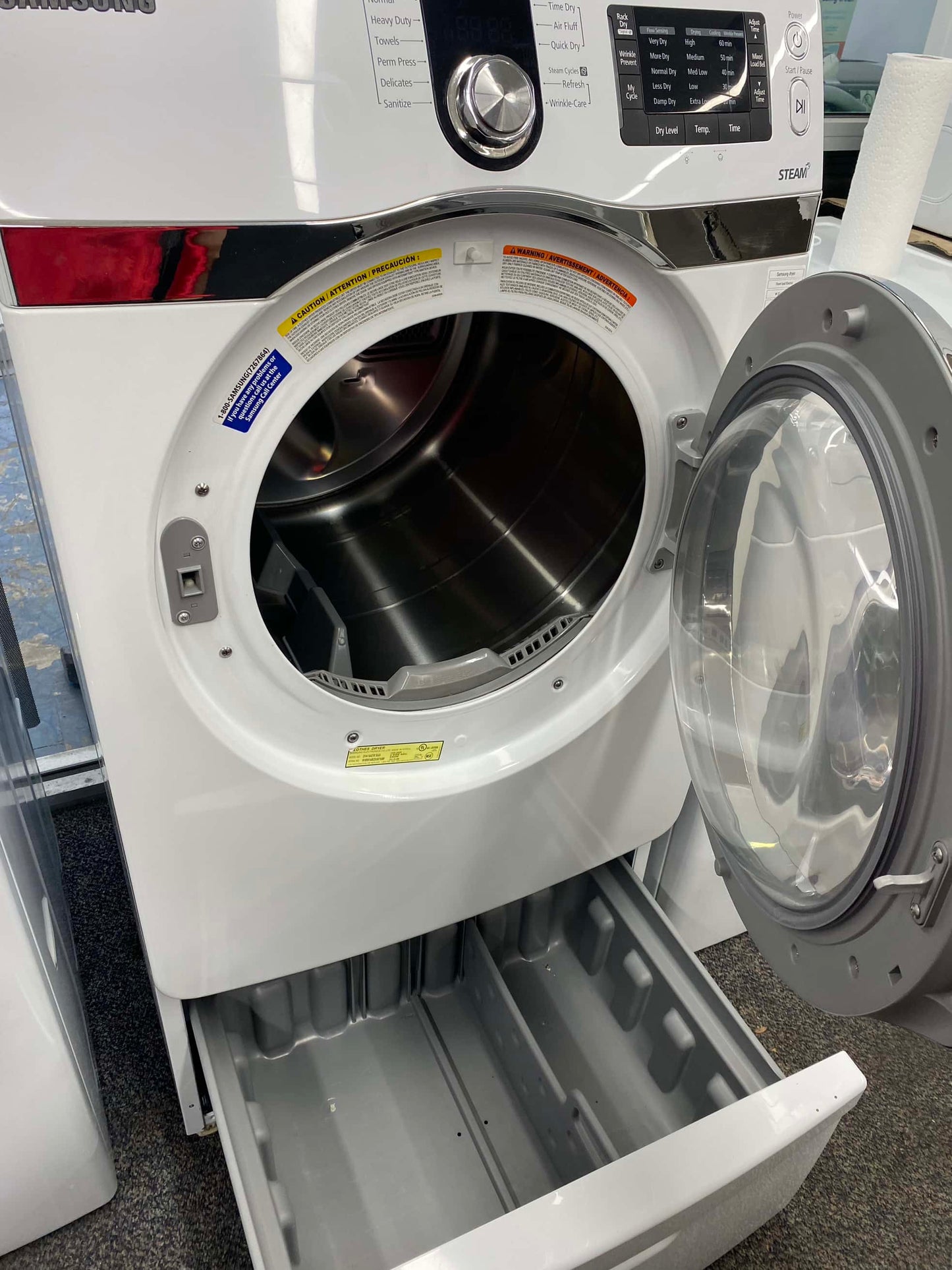 ITEM: #ED207 Samsung front load electric dryer 220v large capacity stackable 27” w/pedestal