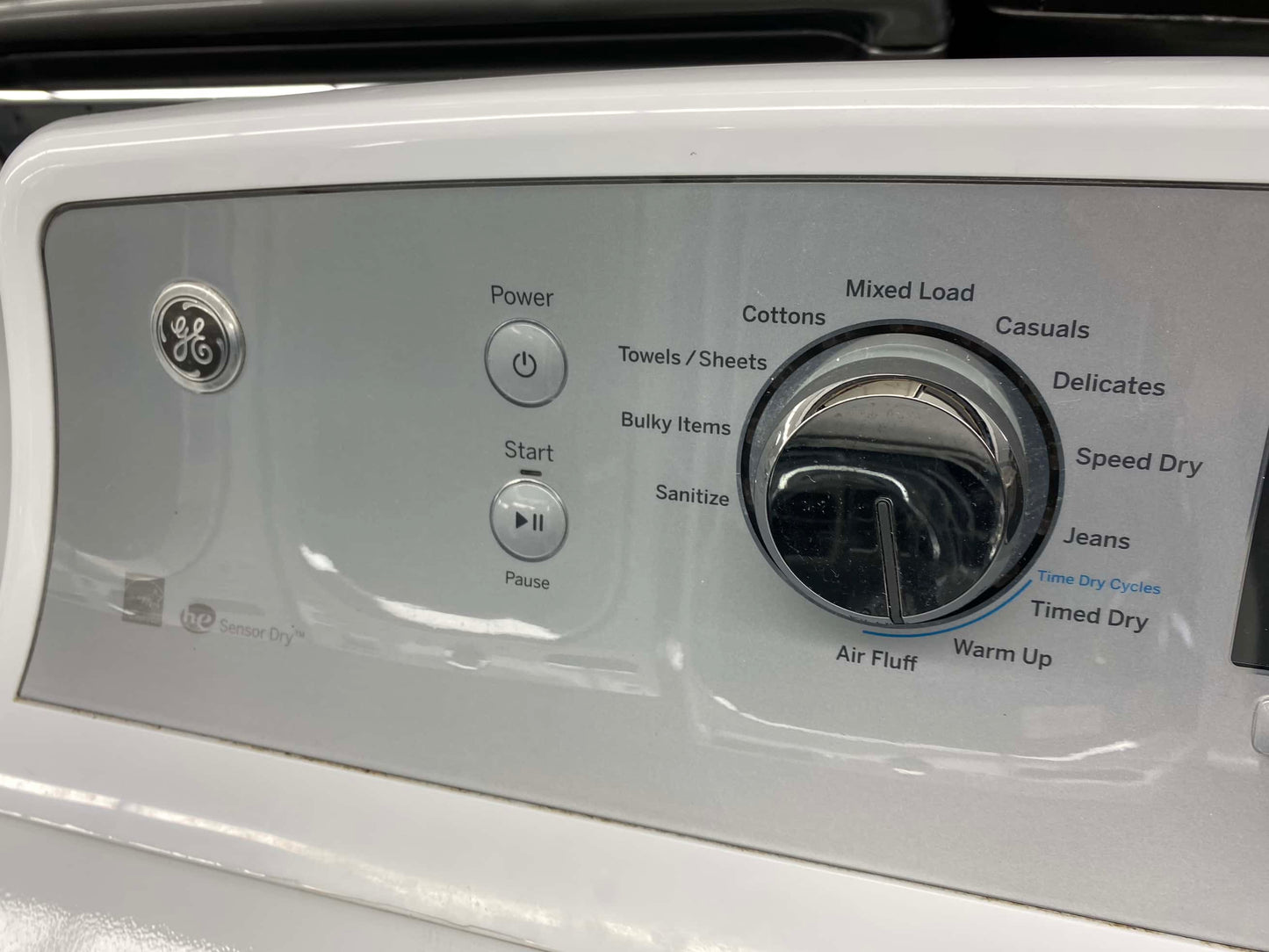 ITEM: #ED97H GE electric dryer commercial quality 27” in
