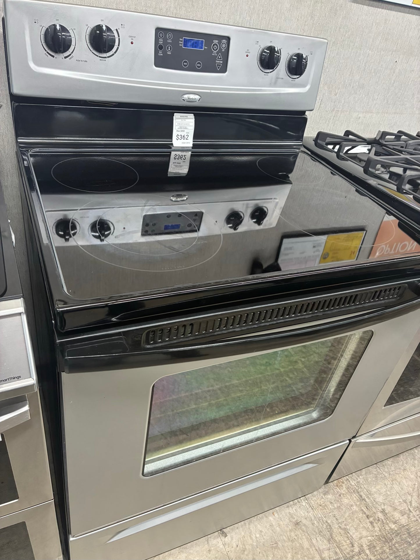 Whirlpool electric white  range 4 burner 30 inch