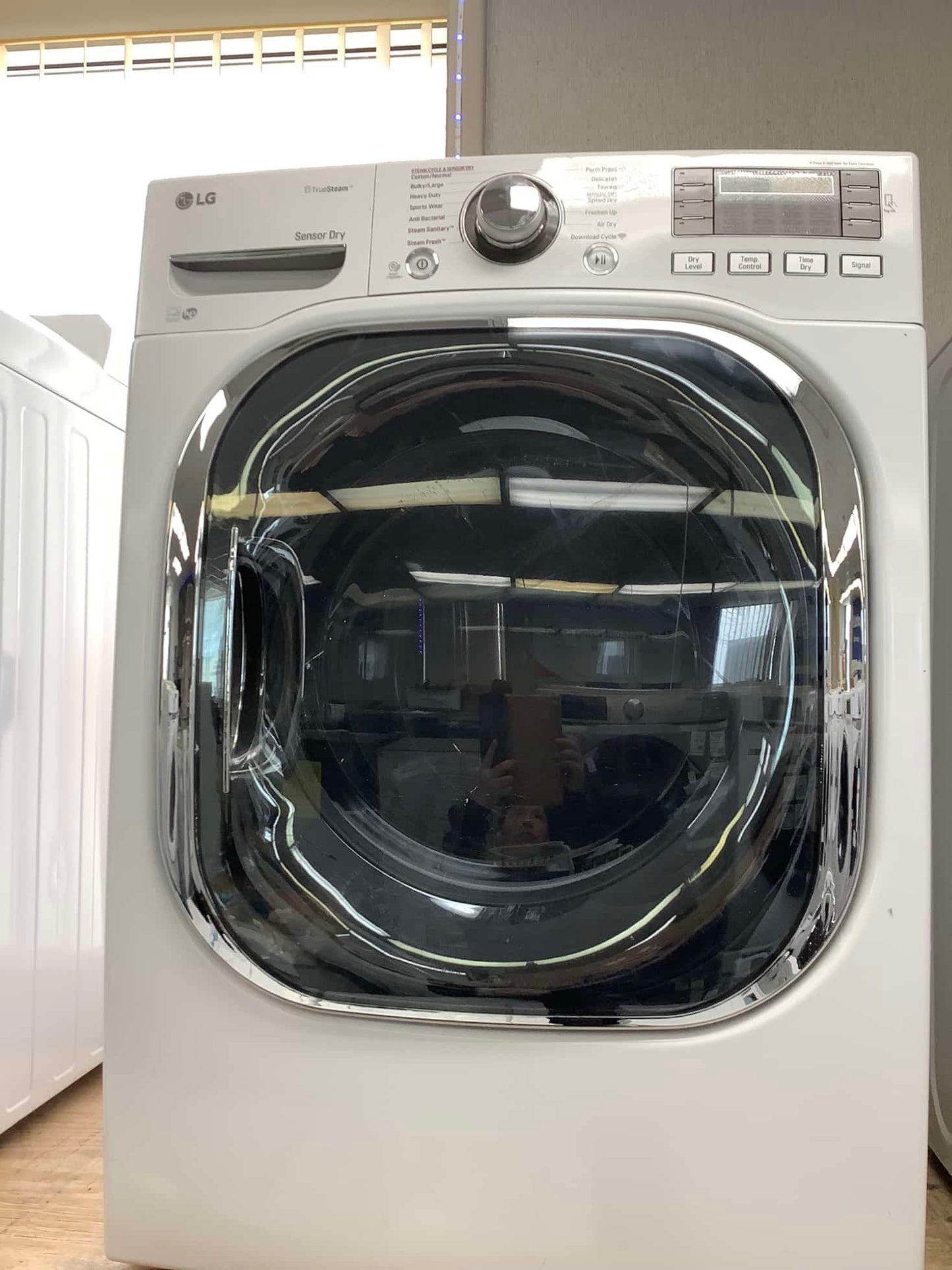 ITEM #ED392 LG front load electric dryer 220v  stackable large capacity stainless steel drum 27 in D