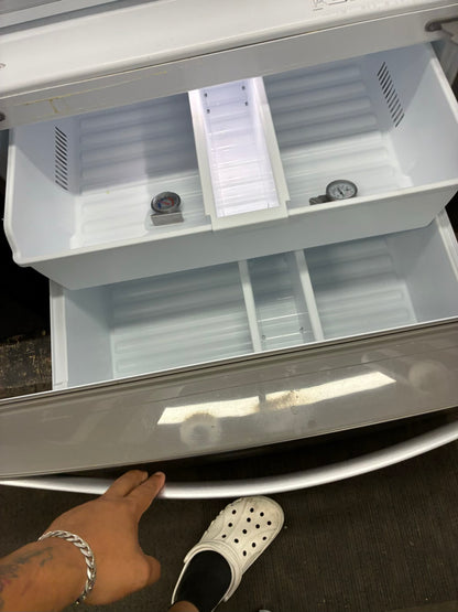 Whirlpool French door refrigerator stainless steel 36” ice maker water dispenser