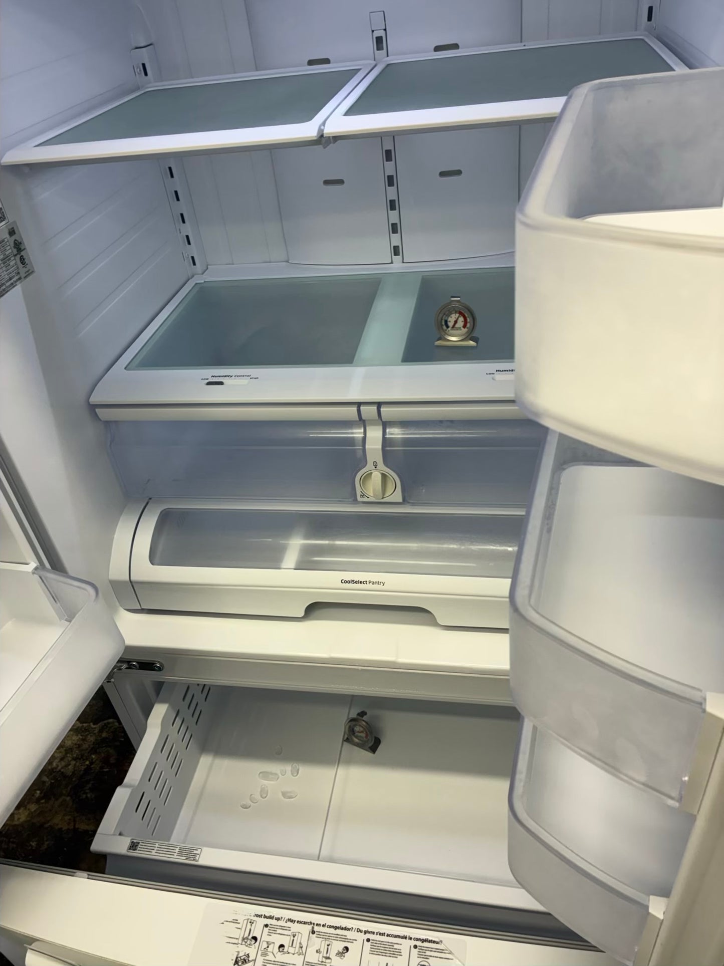 Samsung French door refrigerator white  36” ice maker