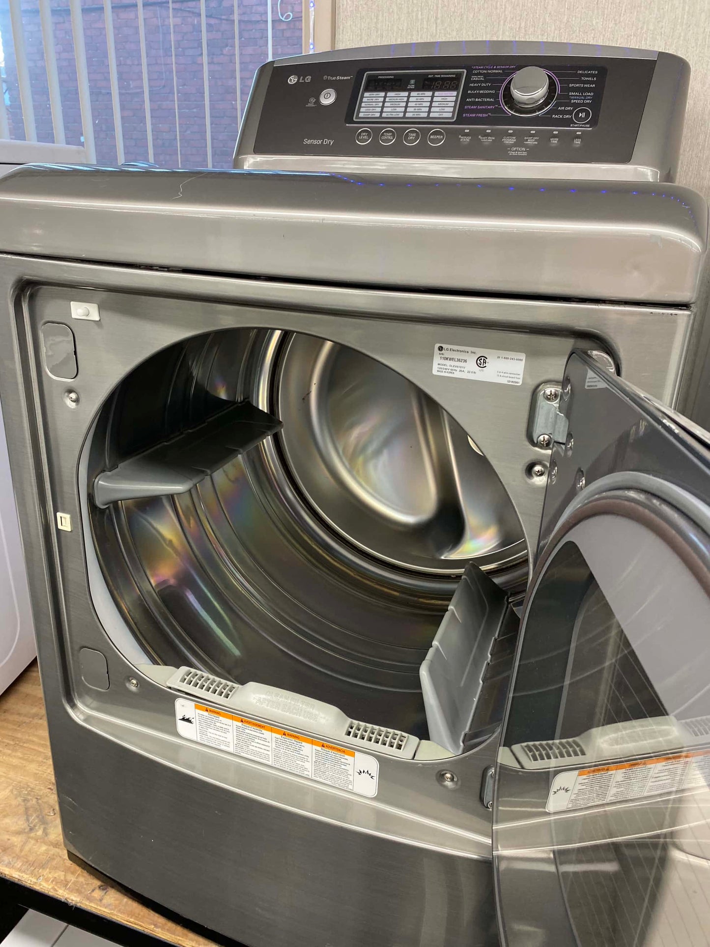 ITEM #ED301 LG electric dryer large capacity side x side 29 in