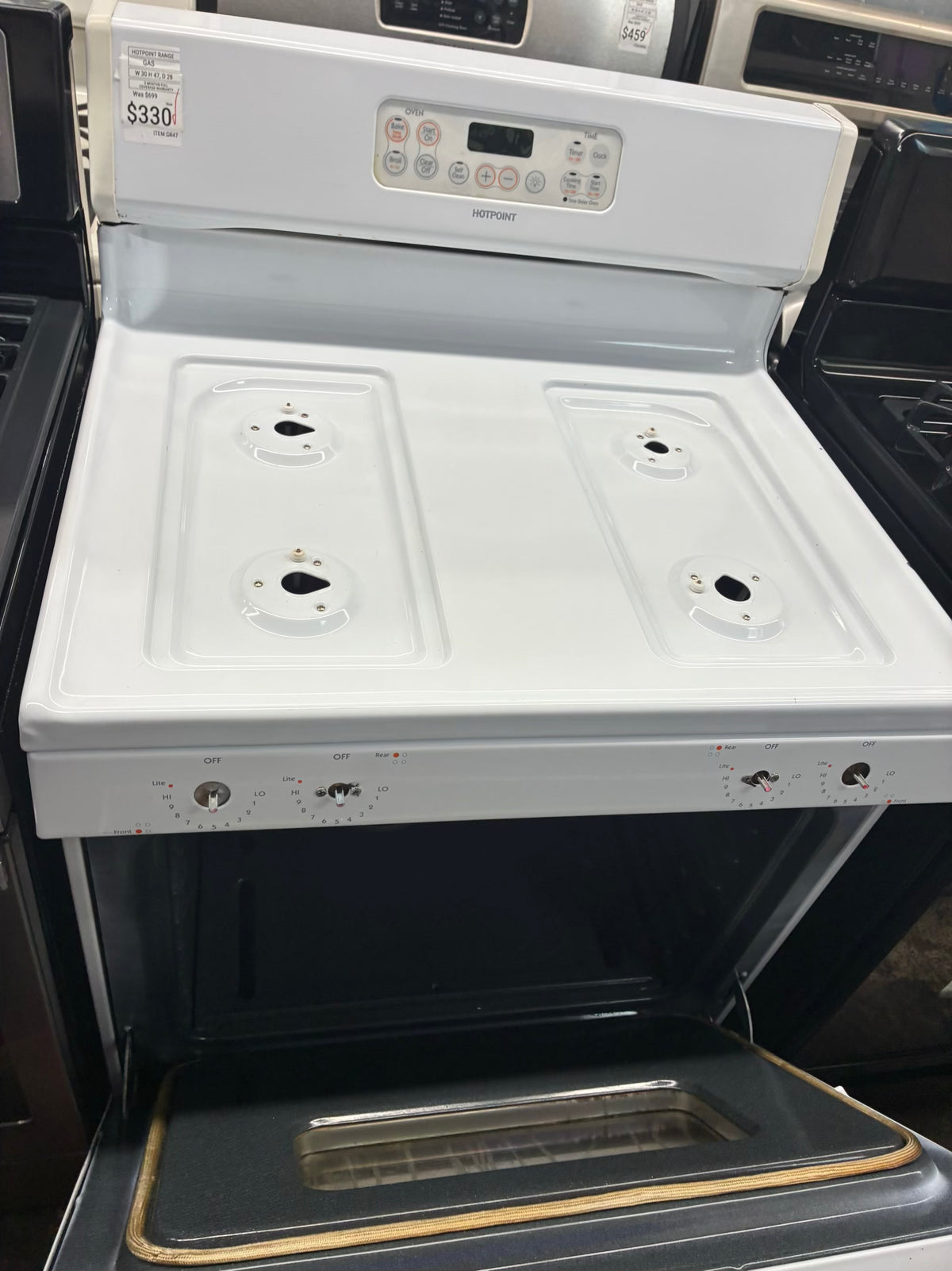 Hotpoint Gas Range beige color  4 Burners 30”