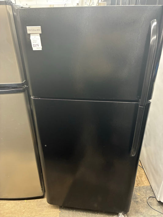 Frigidaire Top Freezer Refrigerator 30” black