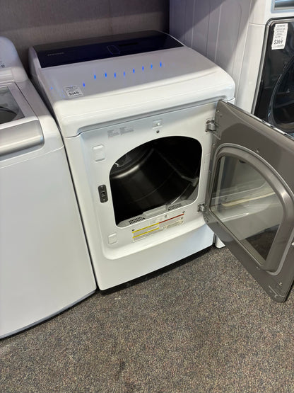 Samsung gas dryer 27” large capacity white