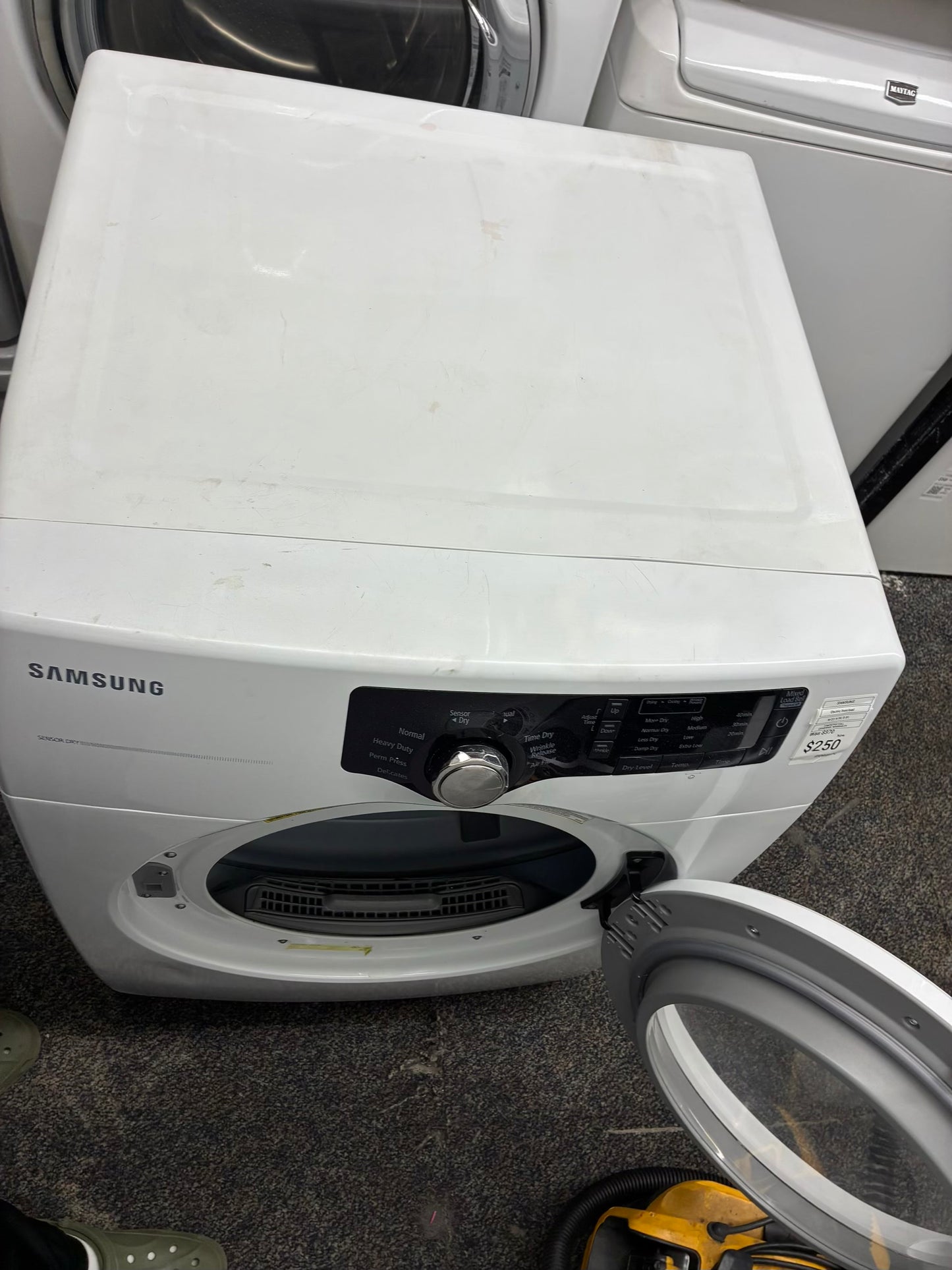 SAMSUNG front load  electric dryer 220v large capacity stackable 27”