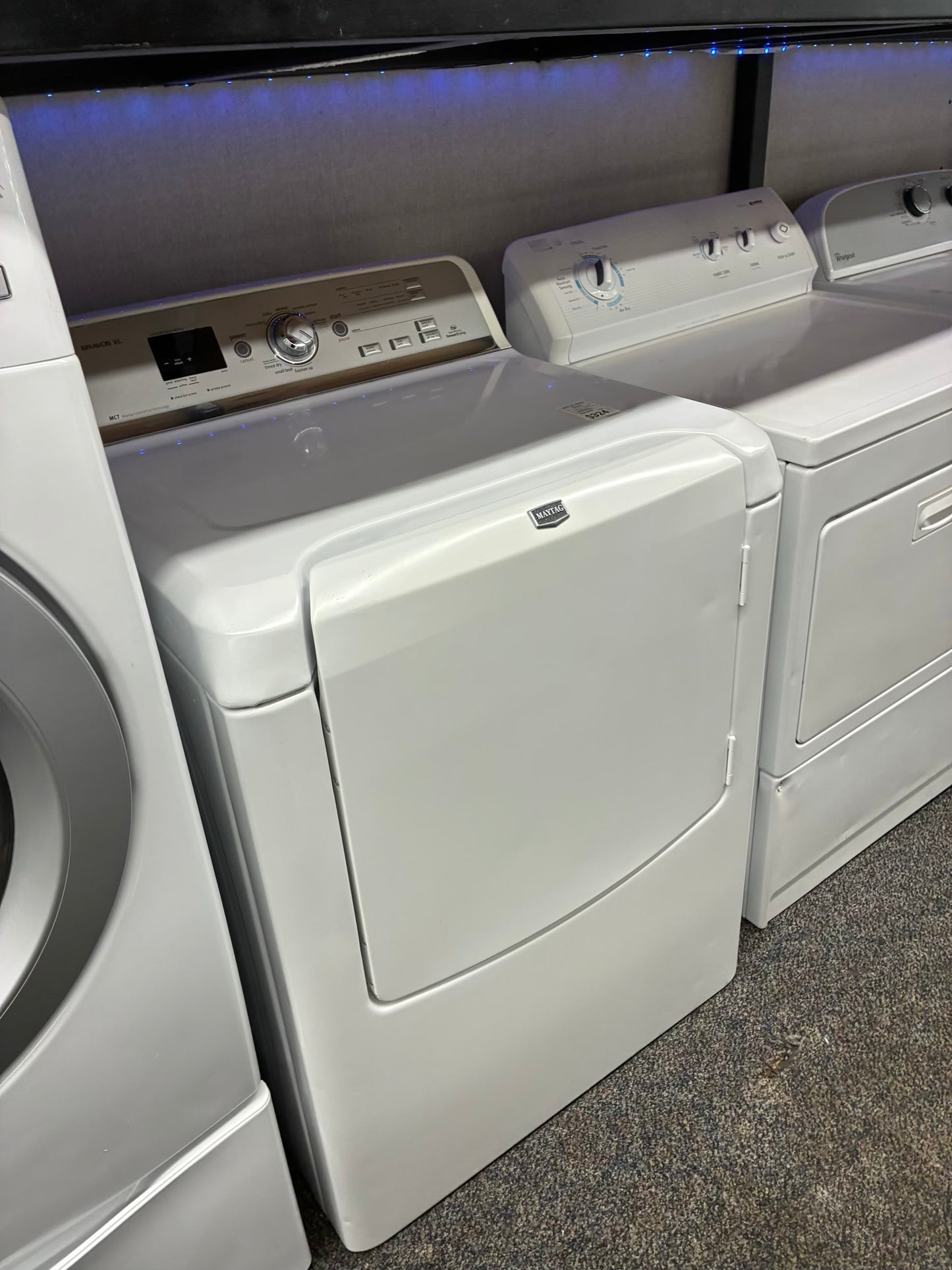 Maytag electric dryer 29” large capacity white