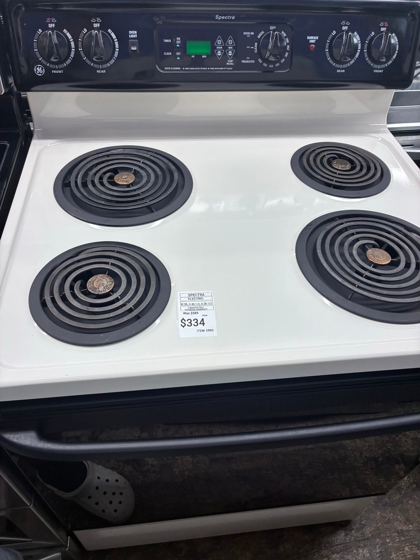 SPECTRA electric range black & white 30”