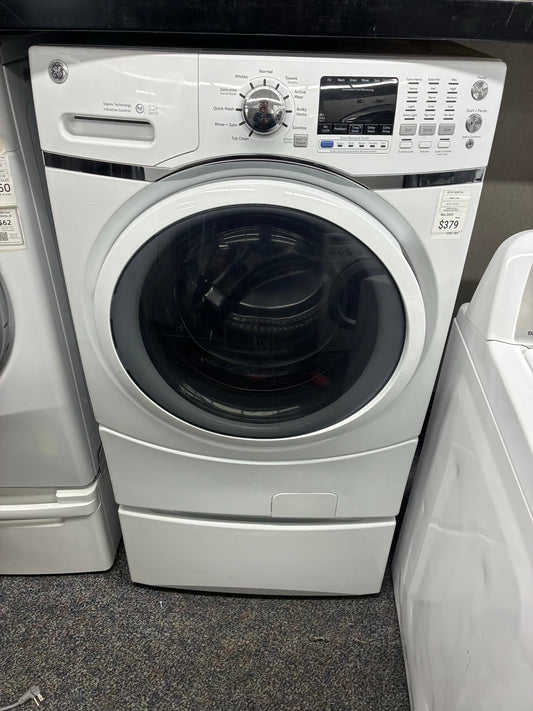 GE front load washer machine  super capacity 27” with pedestal