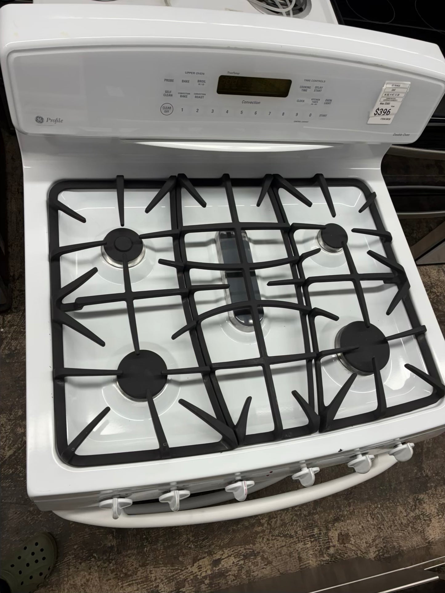 GE gas range 5 burner white  30”