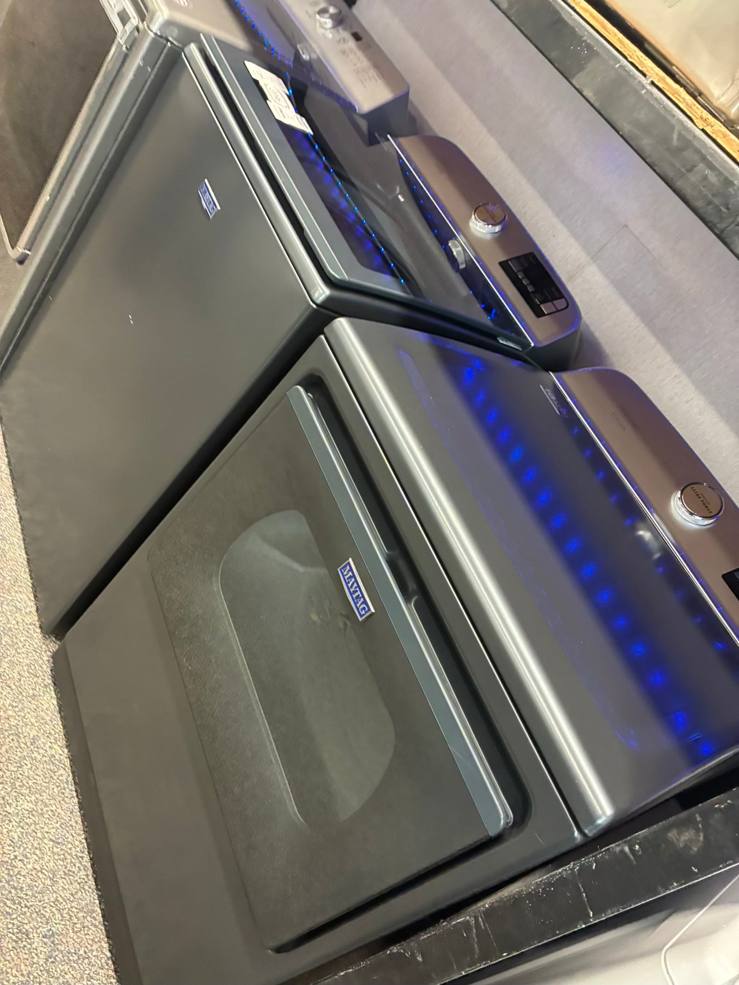 Maytag set  4.7 cu. Ft. Pet Pro top load side by side dryer electric 7.0 pet pro VOLCANO BLACK SCRATCH AND DENTS…. ORIGINAL PRICE $1269