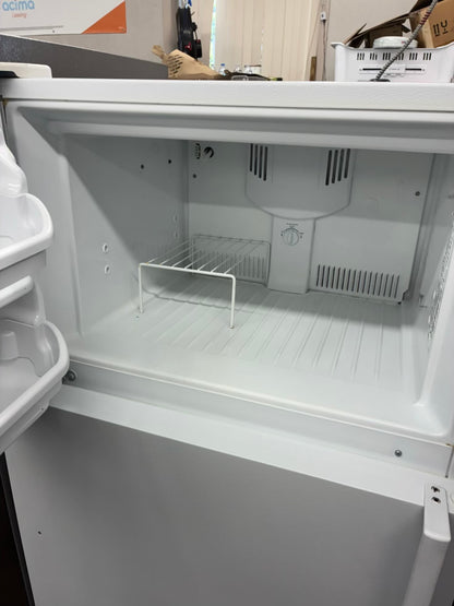 Kenmore Top Freezer Refrigerator 30” white