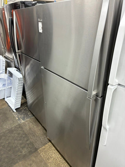 Whirlpool top freezer refrigerator white 30”