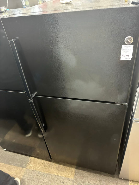 GE Top Freezer Refrigerator 30” black