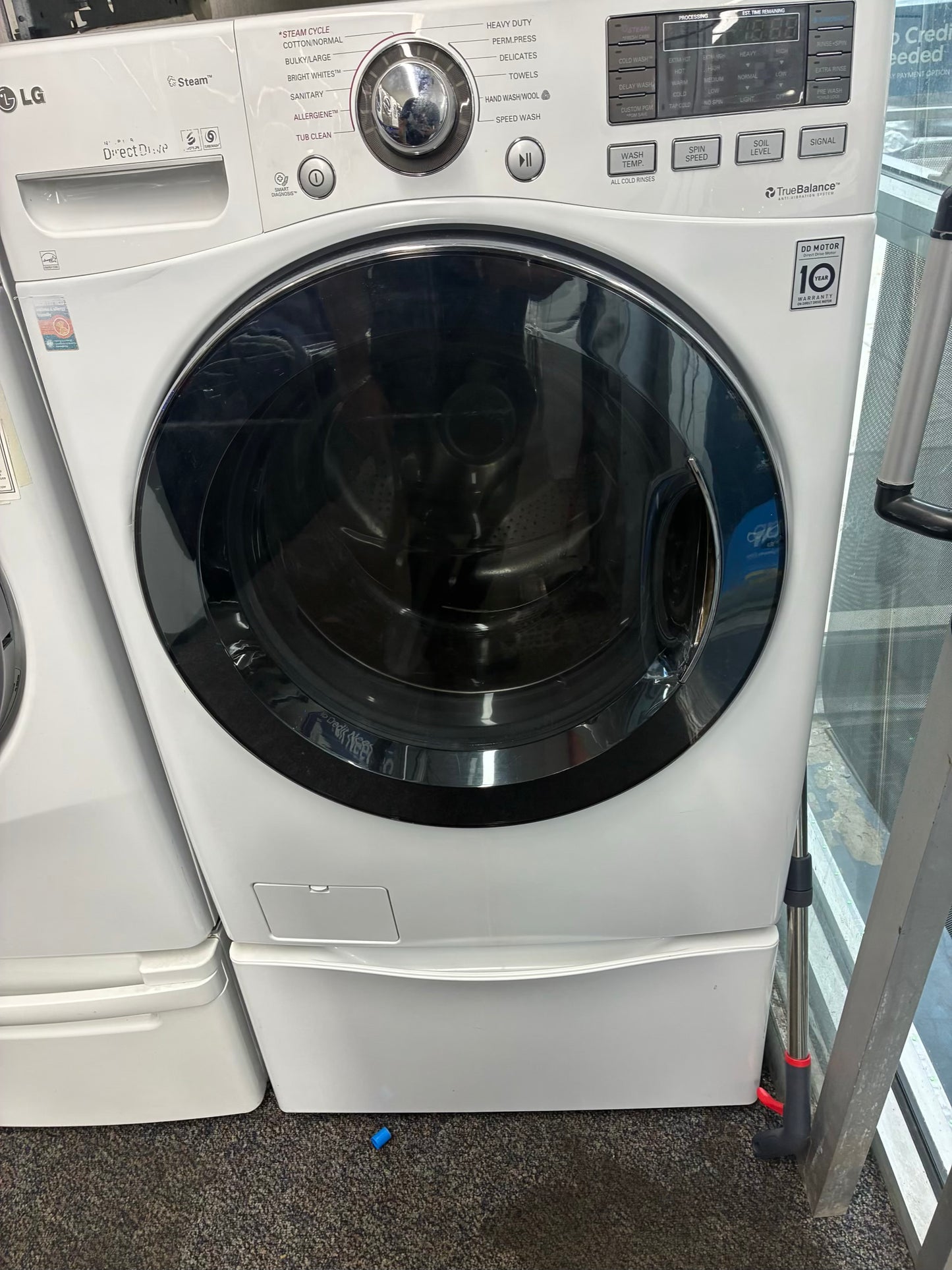 LG WASHER N DRYER FRONT LOAD ELECTRIC 27” WHITE WITH PEDESTAL