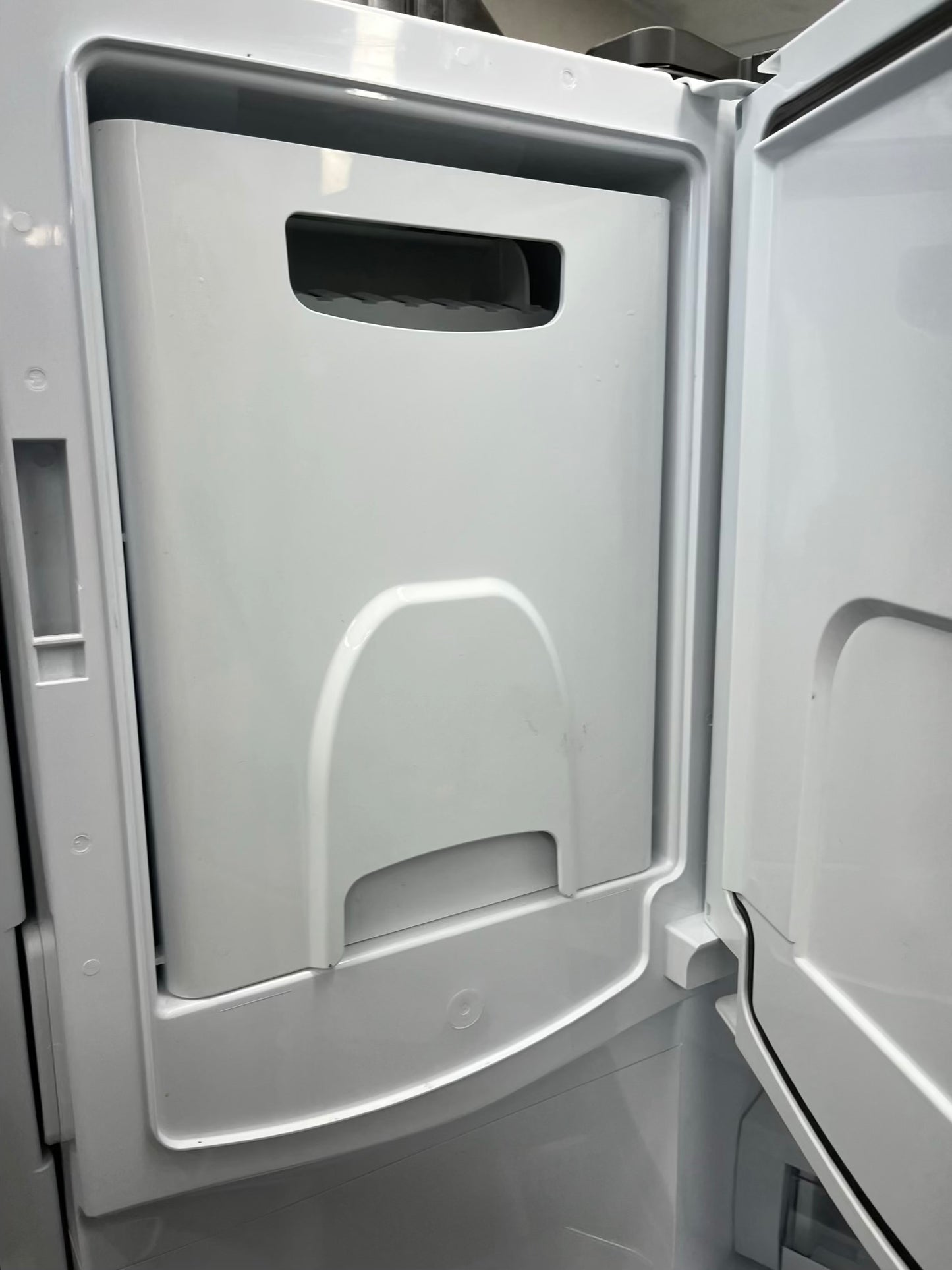 ^ Item: #RF42B GE french door refrigerator slate stainless steel w/ ice and water dispenser 36” in