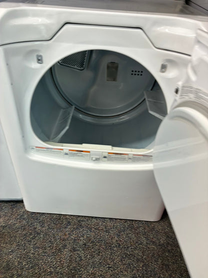 Maytag electric dryer 29” large capacity white