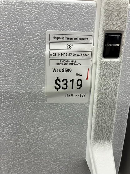 Hotpoint top freezer refrigerator white 28”