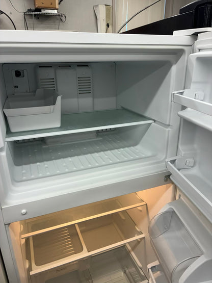 Whirlpool top freezer refrigerator  30”