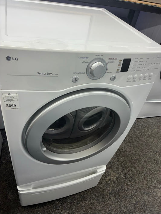 LG Electric Dryer 27” with pedestal white