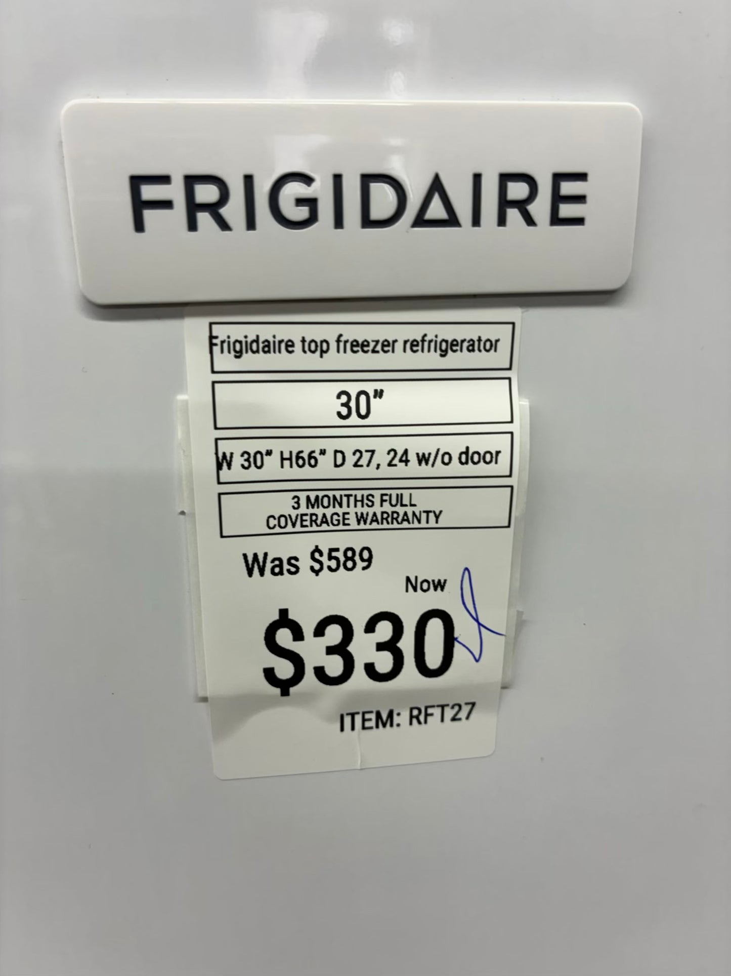 Frigidaire top freezer refrigerator white 30”