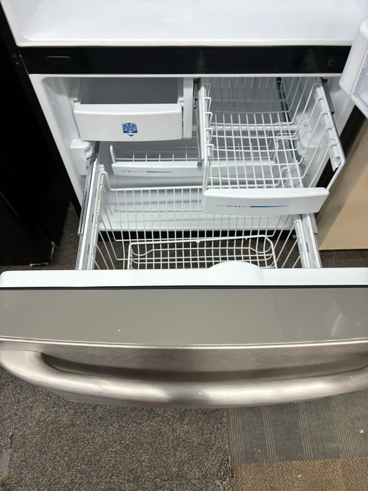 GE bottom freezer 30” Stainless steel