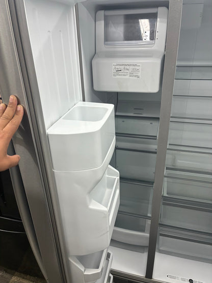 Whirlpool side by side refrigerator stainless steel 36” ice maker water dispenser ice maker