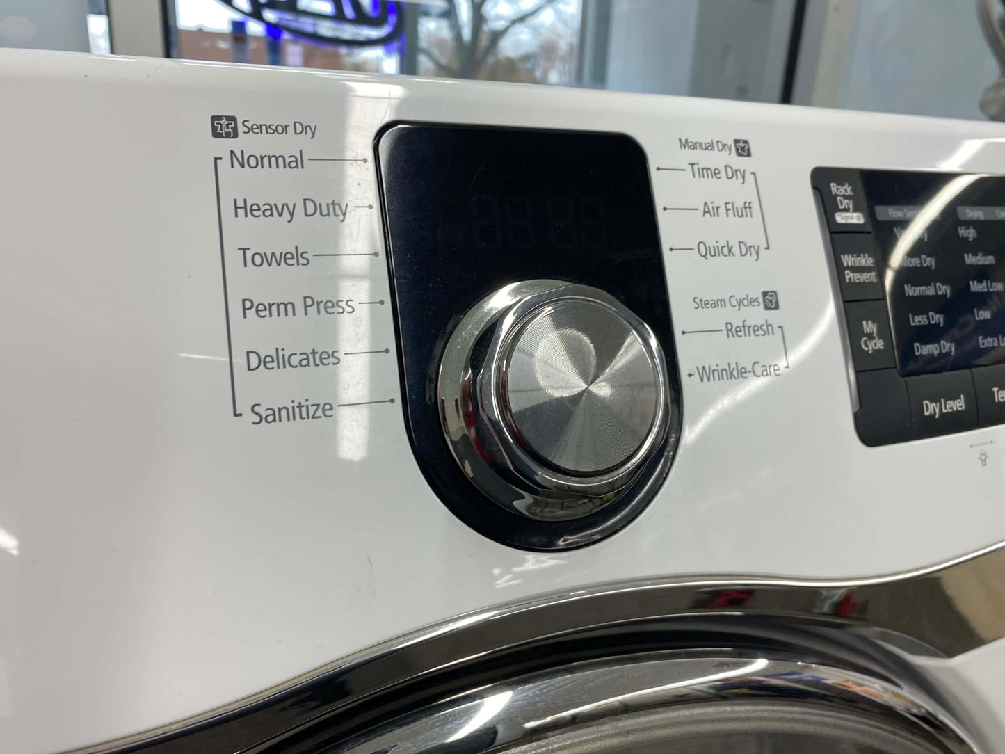 ITEM: #ED207 Samsung front load electric dryer 220v large capacity stackable 27” w/pedestal