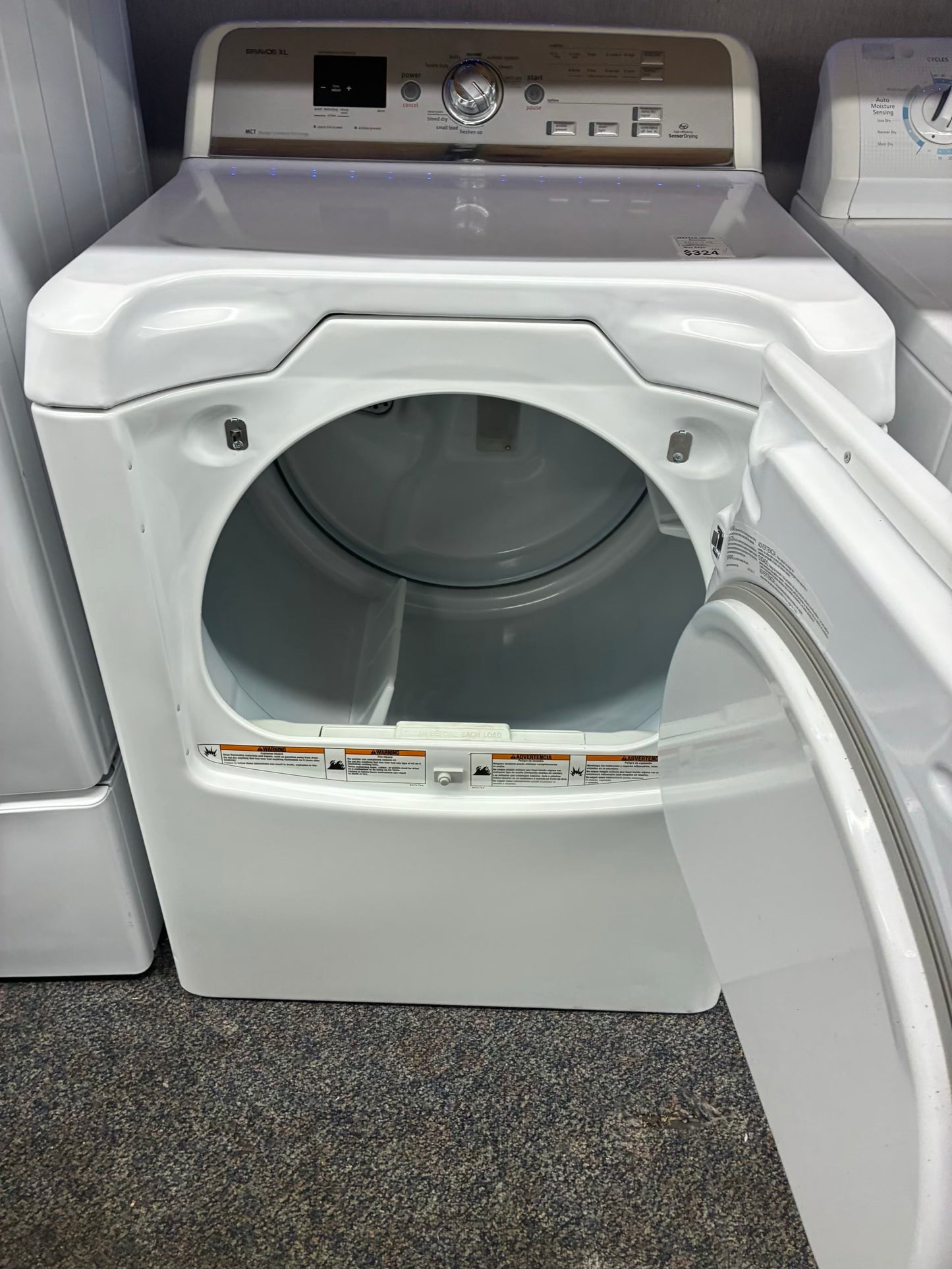 Maytag electric dryer 29” large capacity white