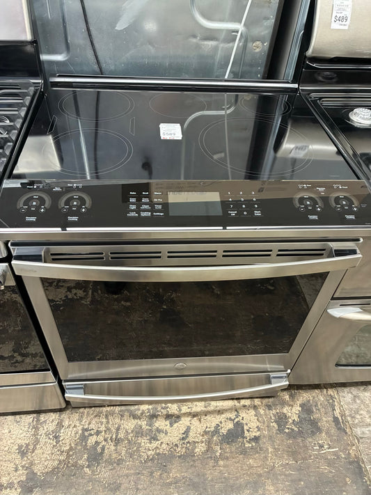 GE INDUCTION electric range black 5 burners 30” air fryer