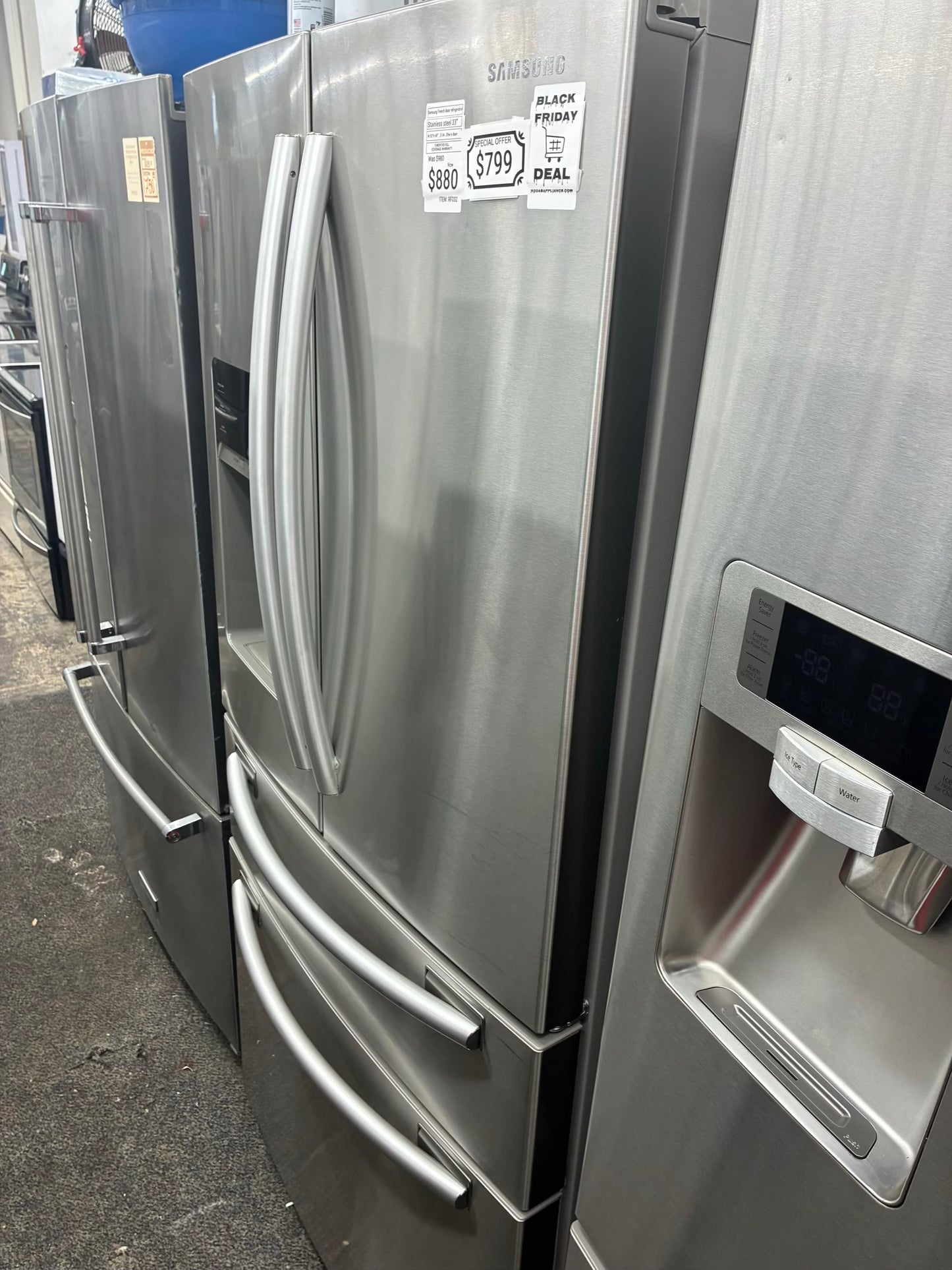 Samsung French 4 door  refrigerator stainless steel 33”, Ice Maker BLACK FRIDAY SALE