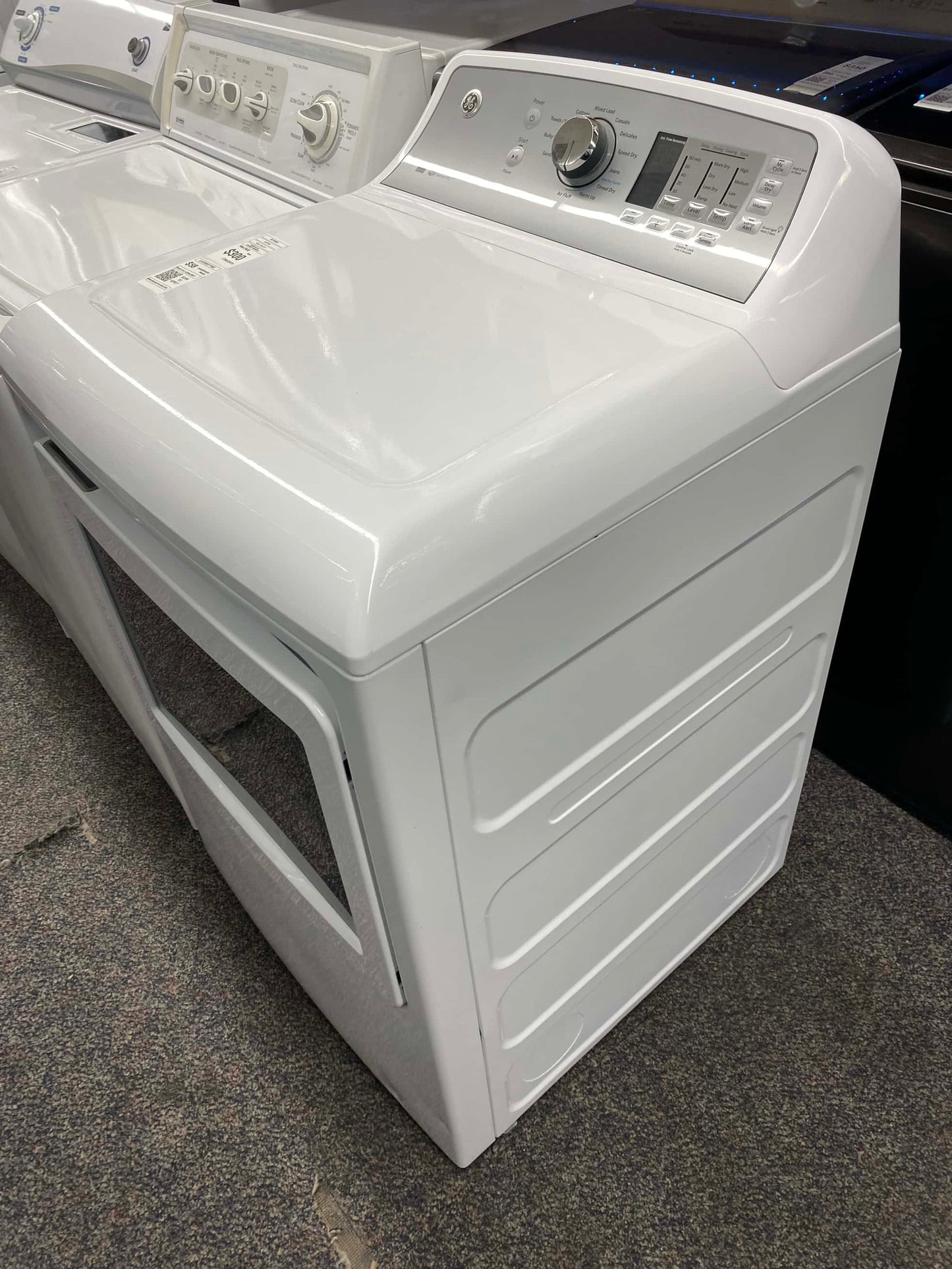 ITEM: #ED97H GE electric dryer commercial quality 27” in