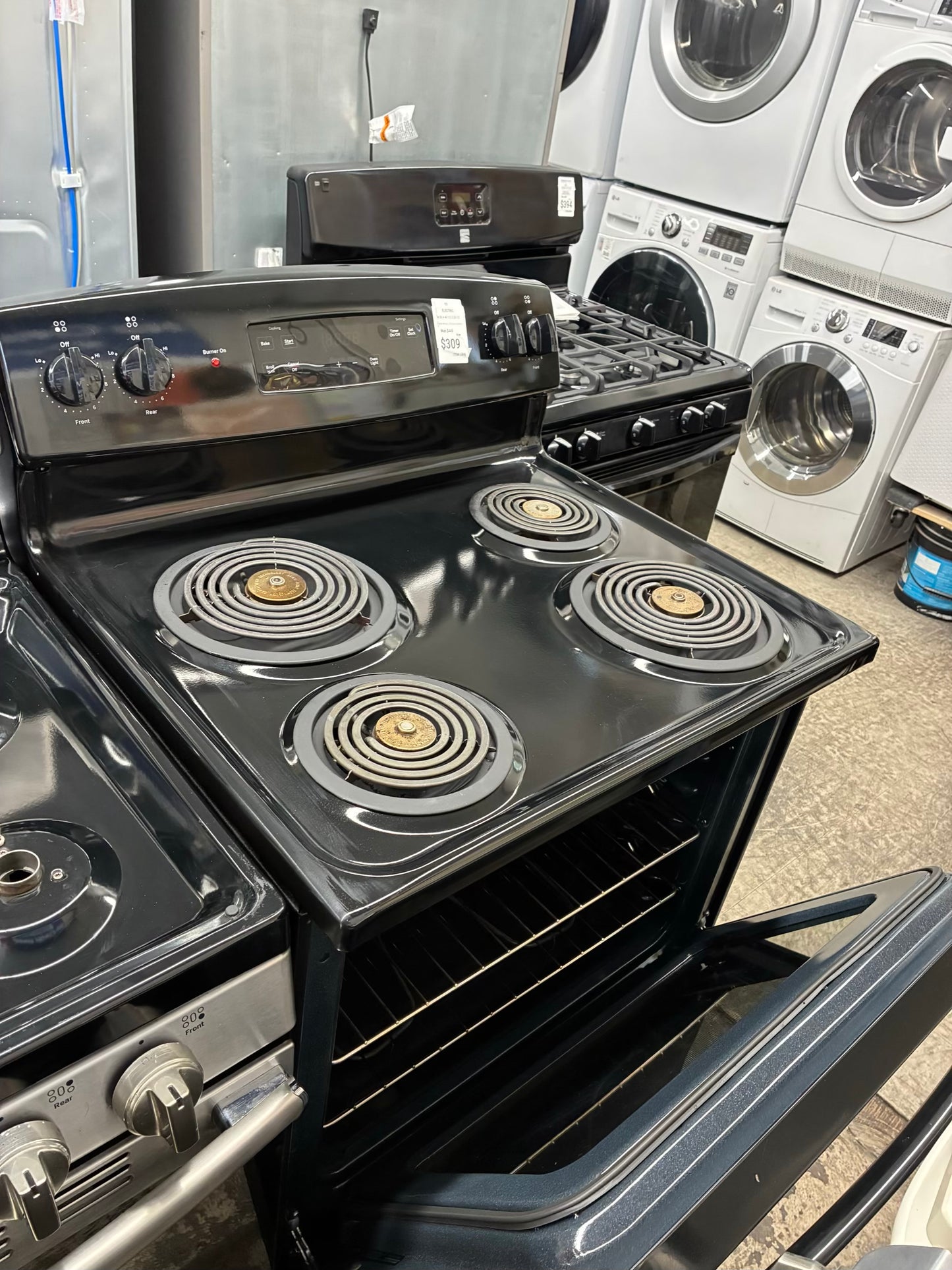 GE  electric range black 4 burners 30”