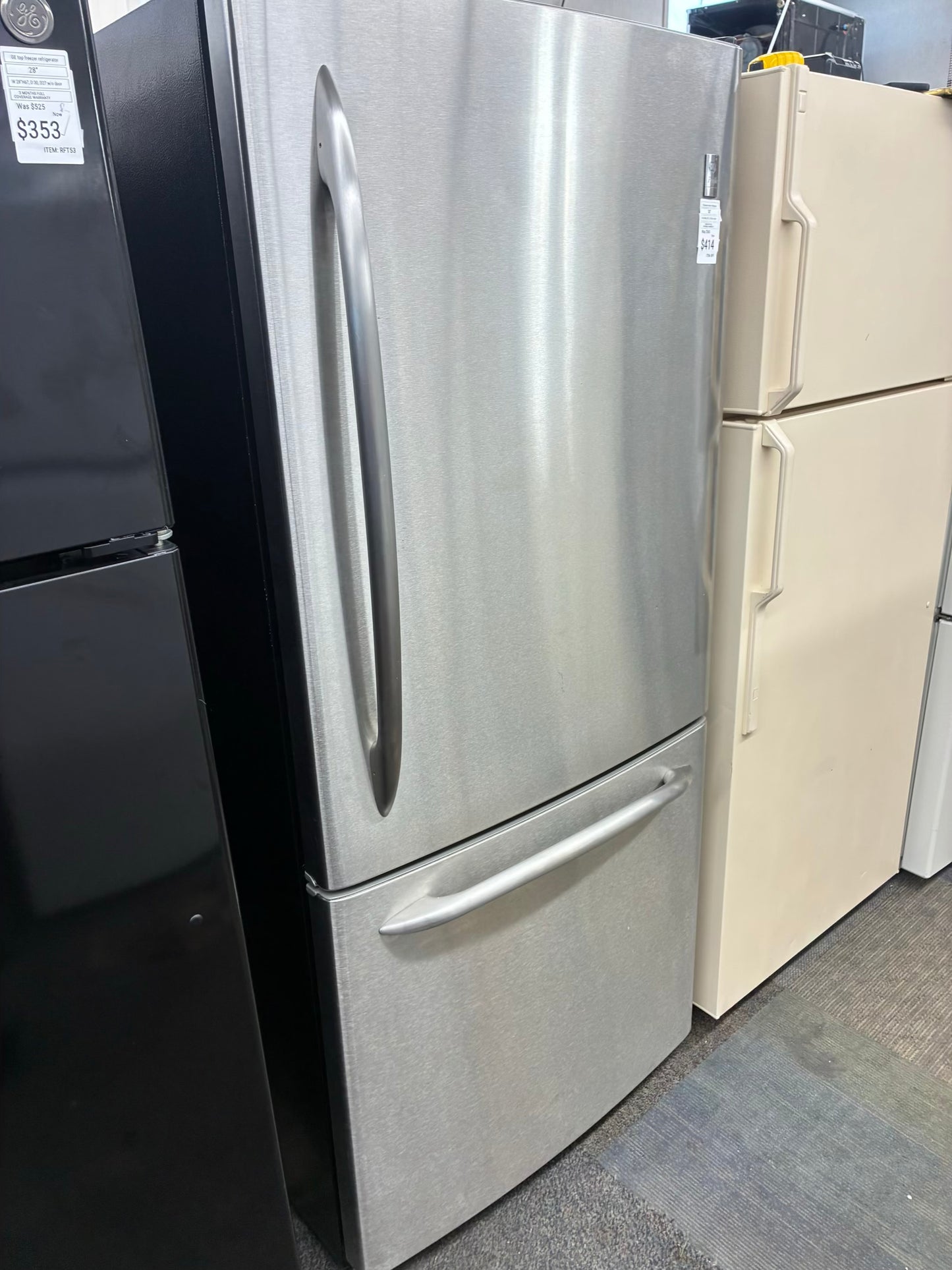 GE bottom freezer 30” Stainless steel