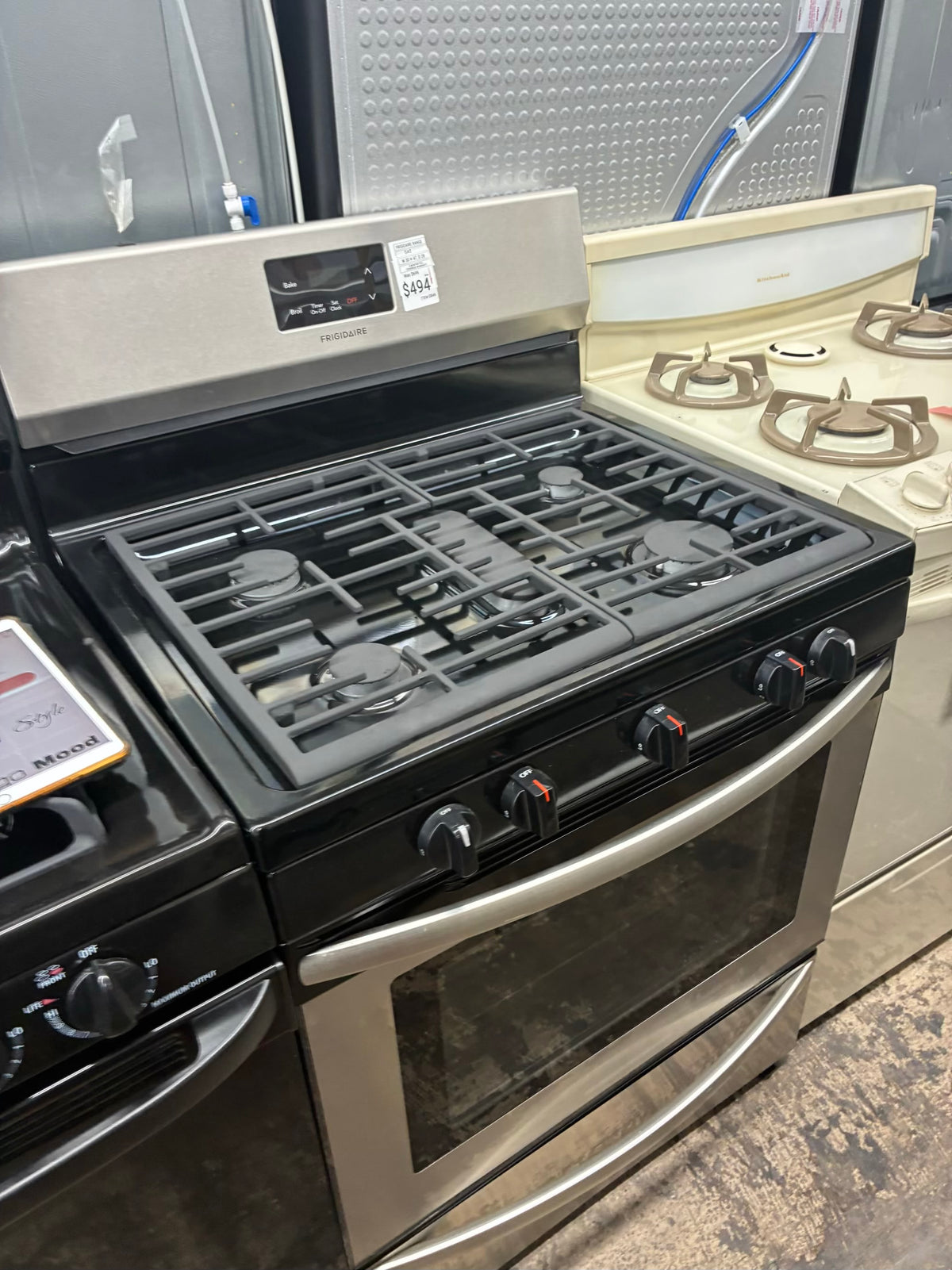 Frigidaire Gas Range stainless steel 5 Burners 30”