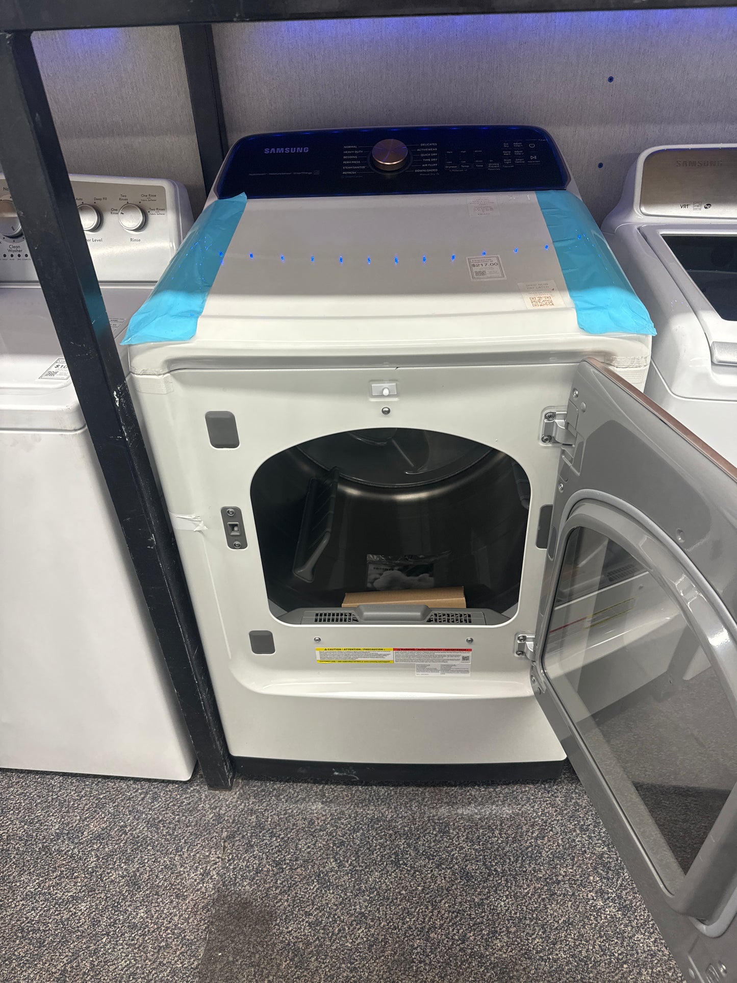★ Samsung 7.4 cu. ft. Vented electric Dryer with Steam Sanitize+ in Ivory 27 in