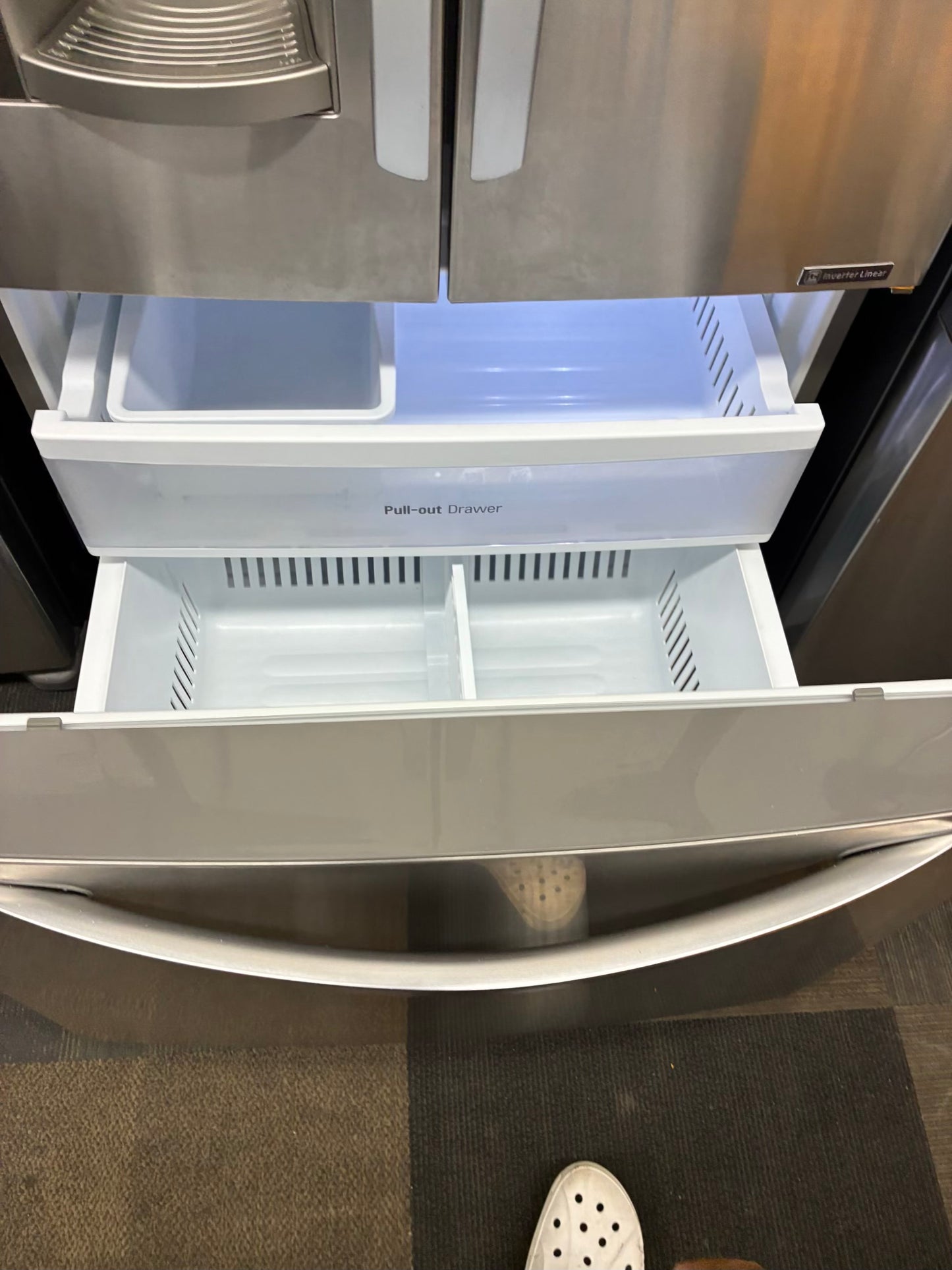 LG French door refrigerator stainless steel 33” ice maker water dispenser show case