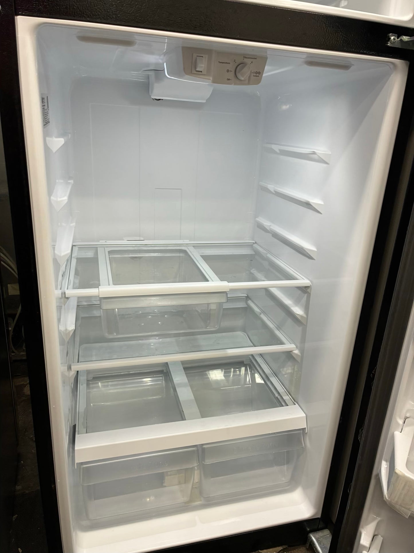 GE Top Freezer Refrigerator 30” black