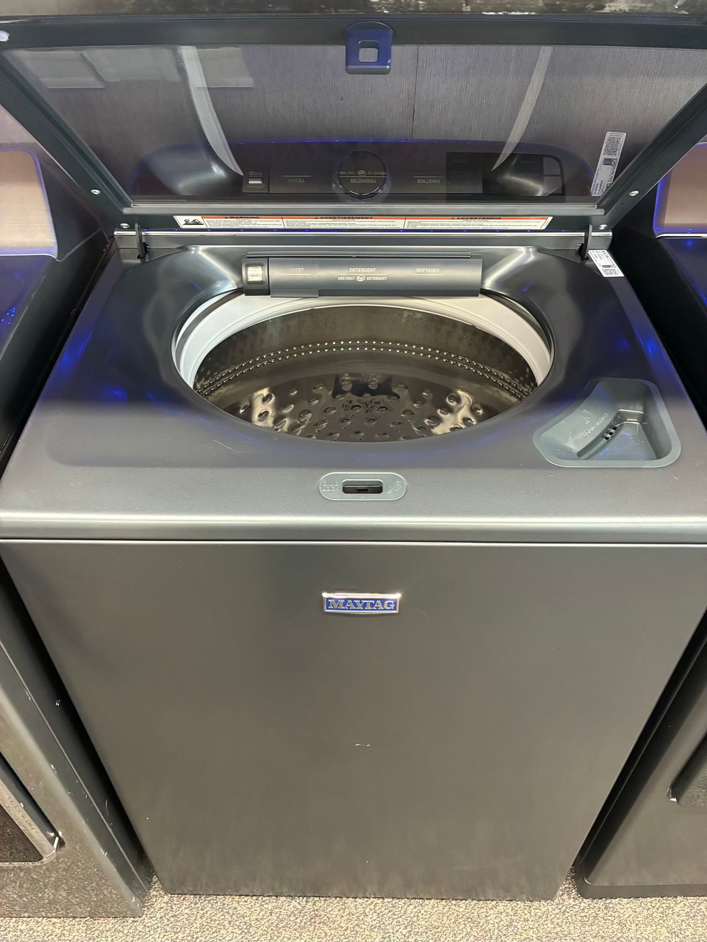 Maytag set  4.7 cu. Ft. Pet Pro top load side by side dryer electric 7.0 pet pro VOLCANO BLACK SCRATCH AND DENTS…. ORIGINAL PRICE $1269